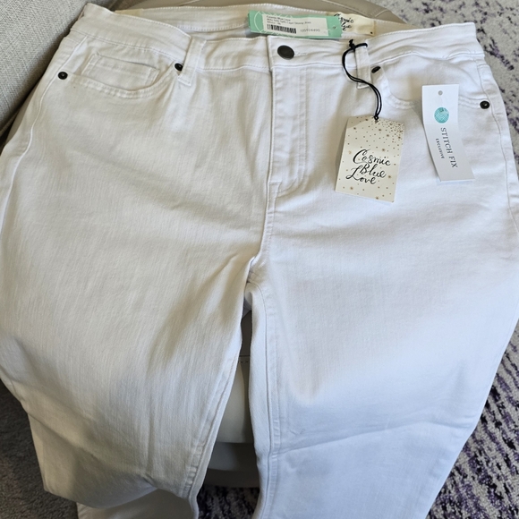 Cropped White Ankle Jeans — Sleek Slim Fit - Picture 6 of 7